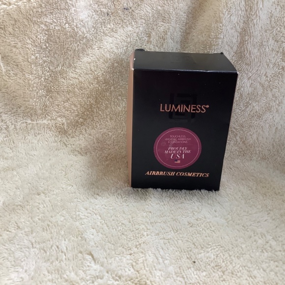 NEW Luminess Breeze Airbrush System - Picture 4 of 5